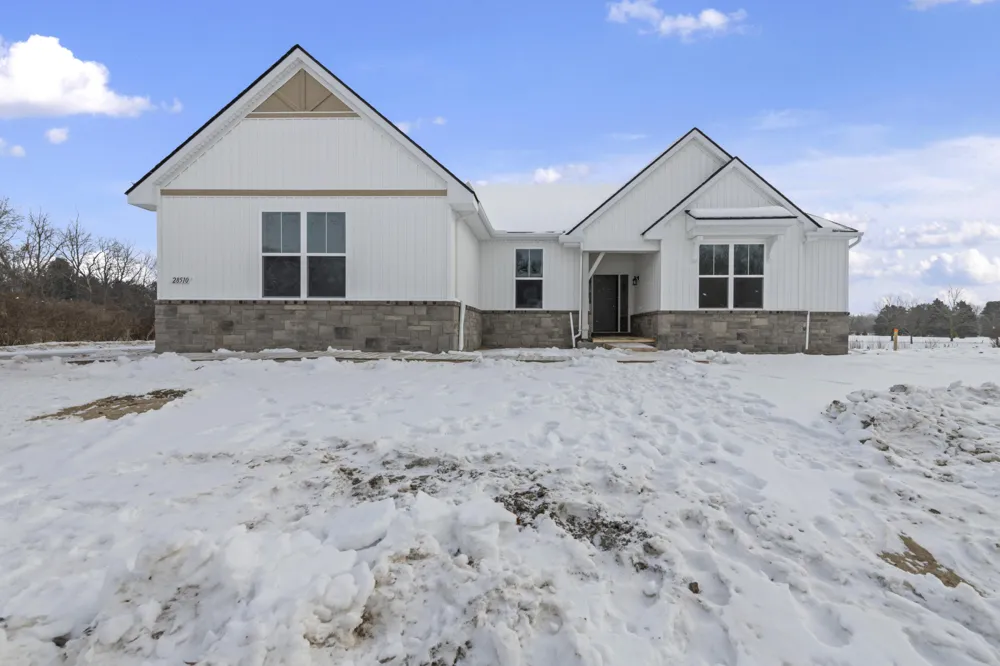28510 Coyote Court New Hudson, MI 48165