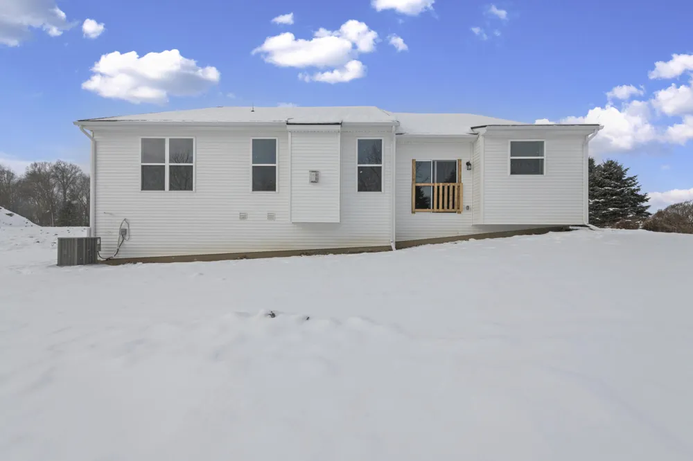 28510 Coyote Court New Hudson, MI 48165