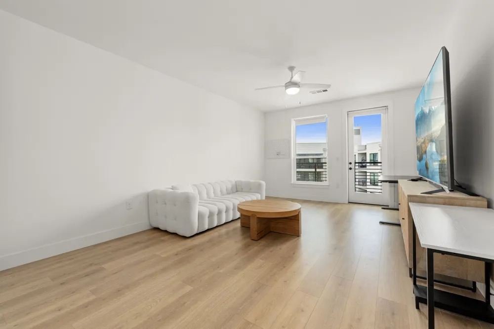 1701 Simond Avenue #612 Austin, TX 78723