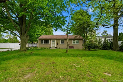 1016 Howells Road