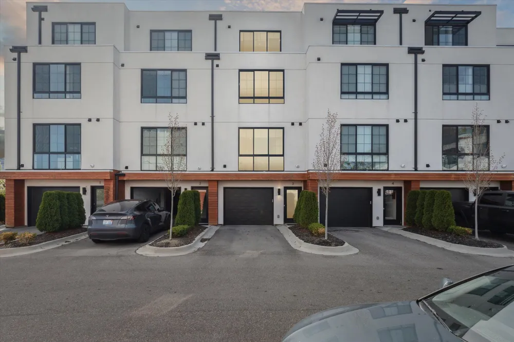 533 E Harrison #3 Royal Oak, MI 48067