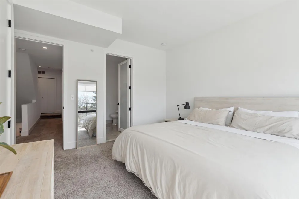 533 E Harrison #3 Royal Oak, MI 48067