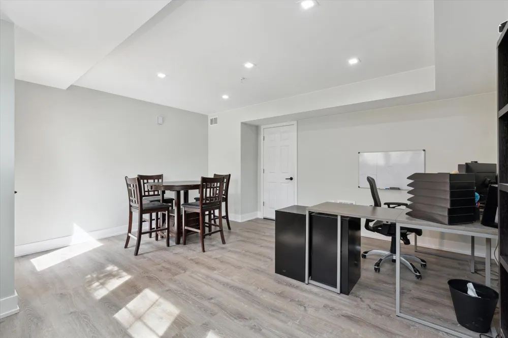 533 E Harrison #3 Royal Oak, MI 48067