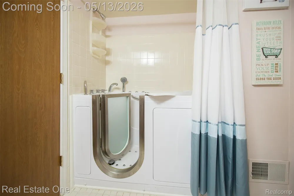 61962 YORKTOWN DRIVE #2 South Lyon City, MI 48178