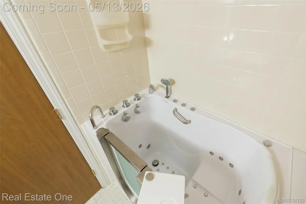 61962 YORKTOWN DRIVE #2 South Lyon City, MI 48178