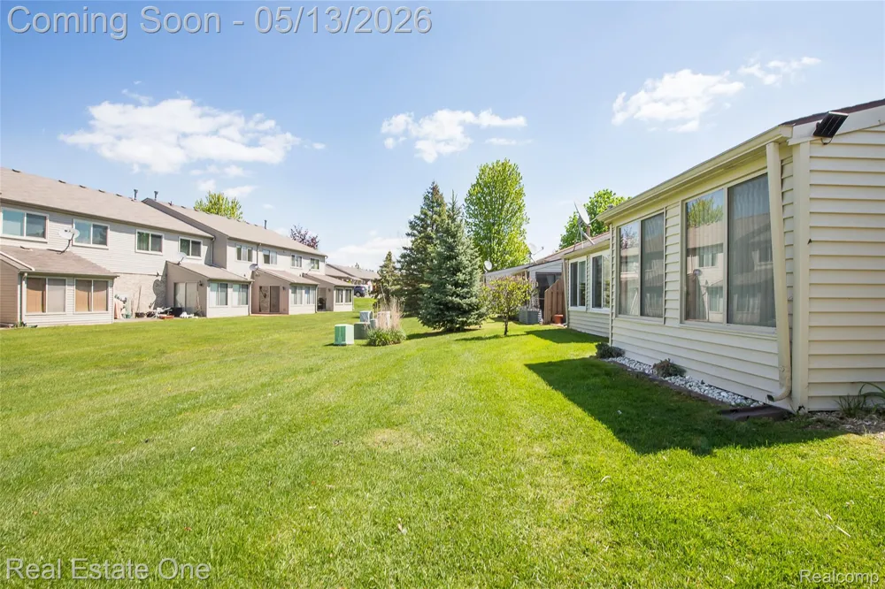 61962 YORKTOWN DRIVE #2 South Lyon City, MI 48178