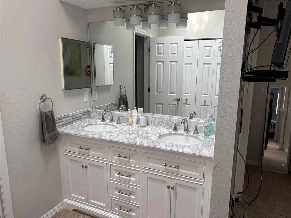 9122 JAKES PATH Largo, FL 33771