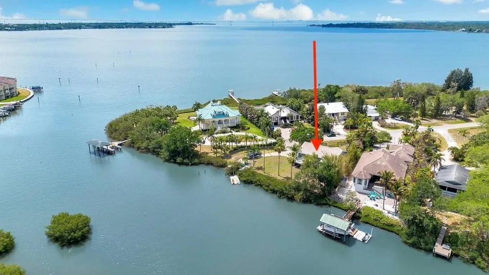 3858 SHORE BOULEVARD Oldsmar, FL 34677