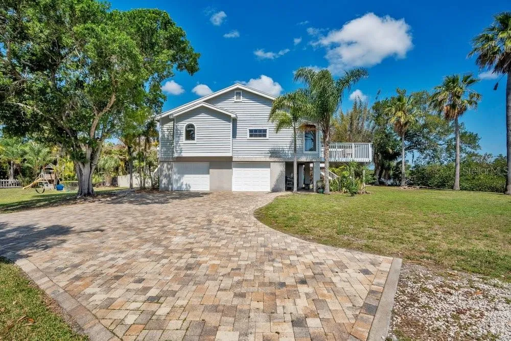 3858 SHORE BOULEVARD Oldsmar, FL 34677