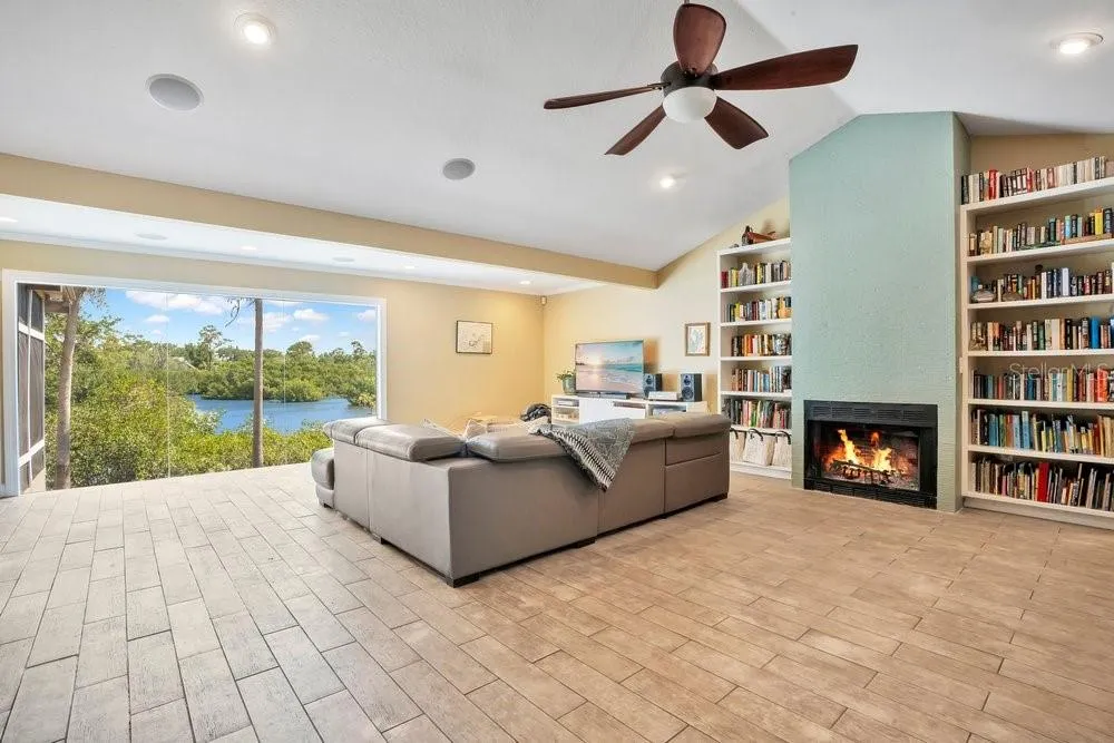 3858 SHORE BOULEVARD Oldsmar, FL 34677
