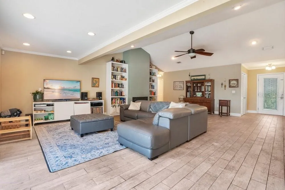 3858 SHORE BOULEVARD Oldsmar, FL 34677