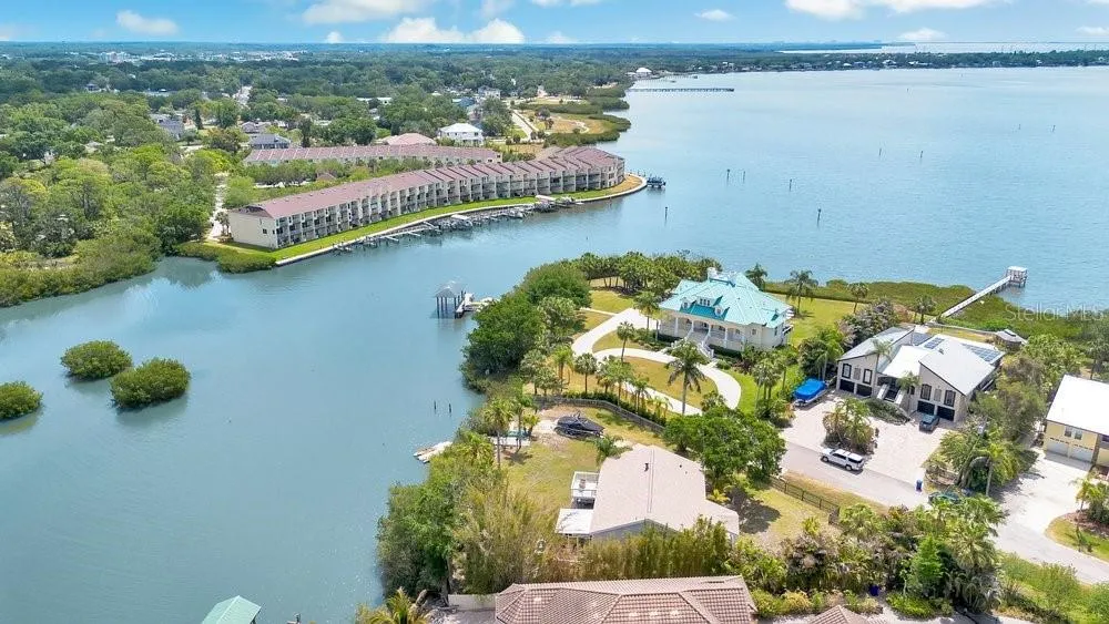 3858 SHORE BOULEVARD Oldsmar, FL 34677