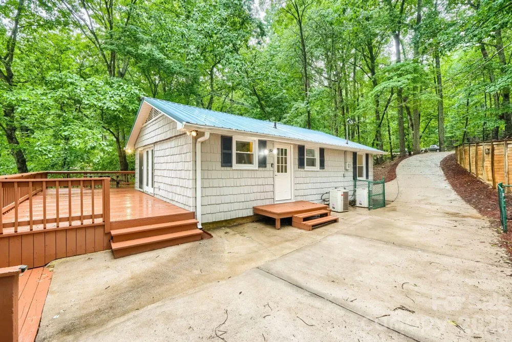 42640 Moonshine Drive New London, NC 28127