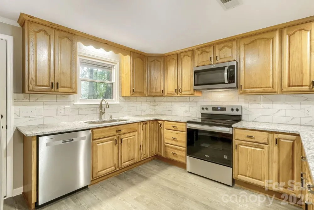 42640 Moonshine Drive New London, NC 28127