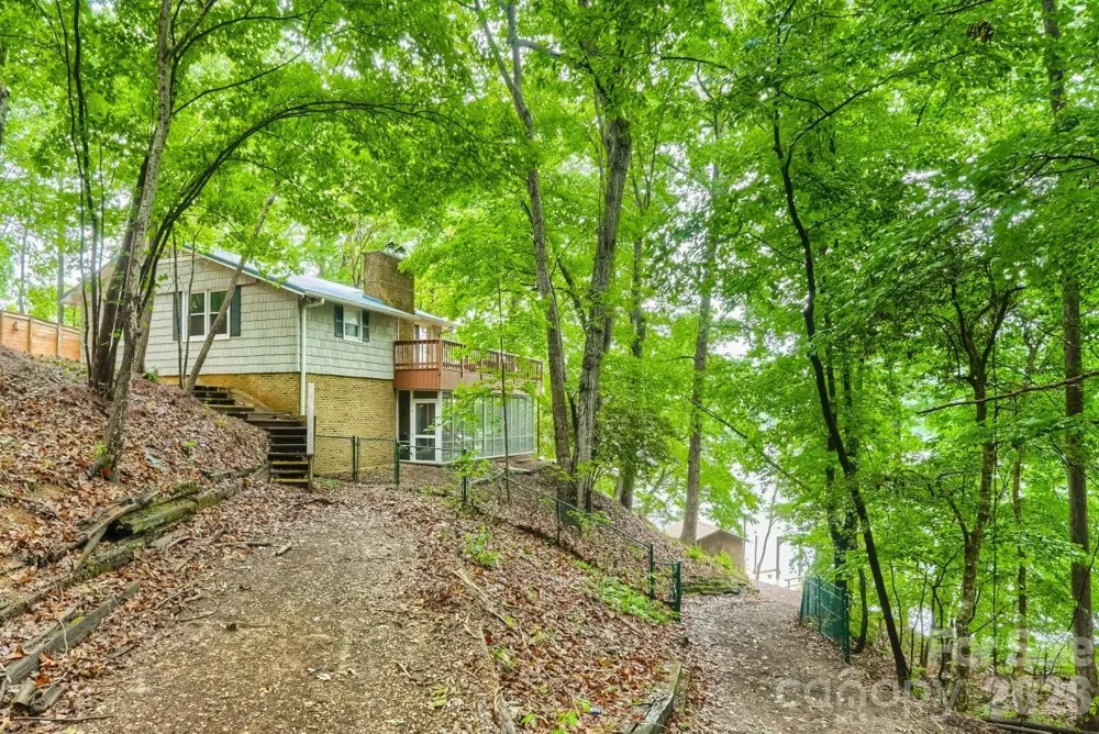 42640 Moonshine Drive New London, NC 28127
