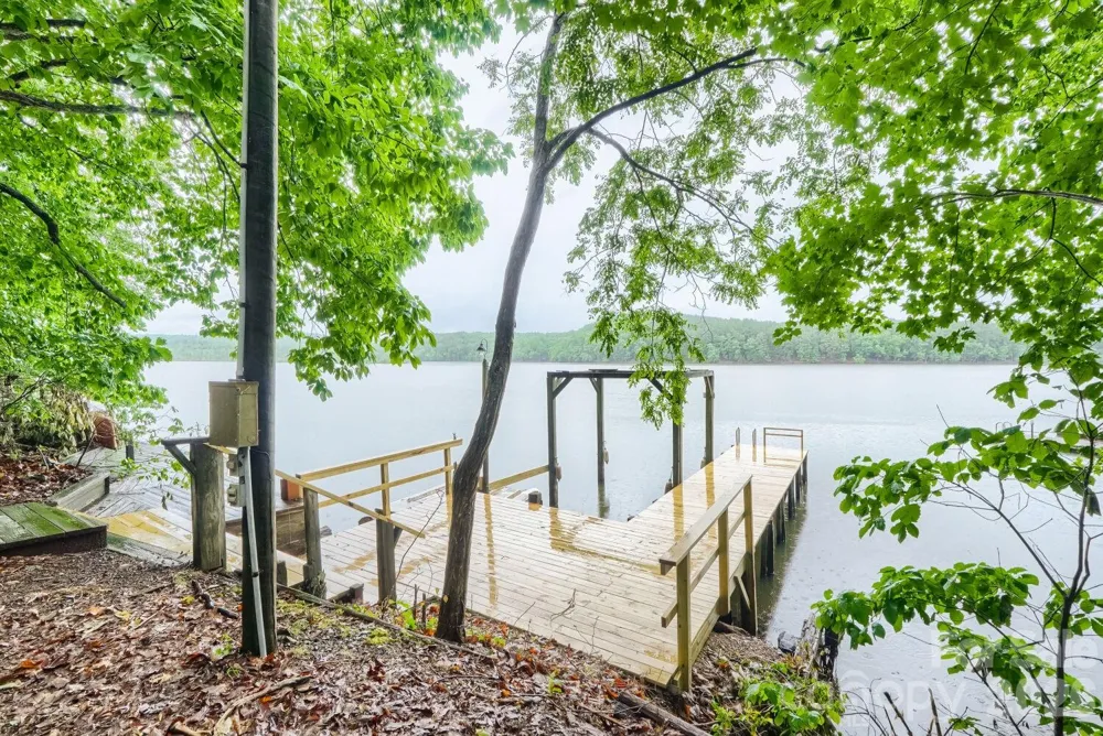 42640 Moonshine Drive New London, NC 28127