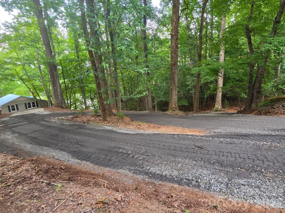 42640 Moonshine Drive New London, NC 28127