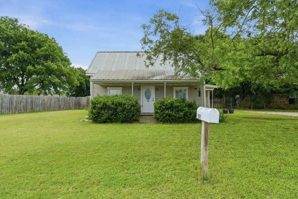 302 Tower Road Rio Vista, TX 76093