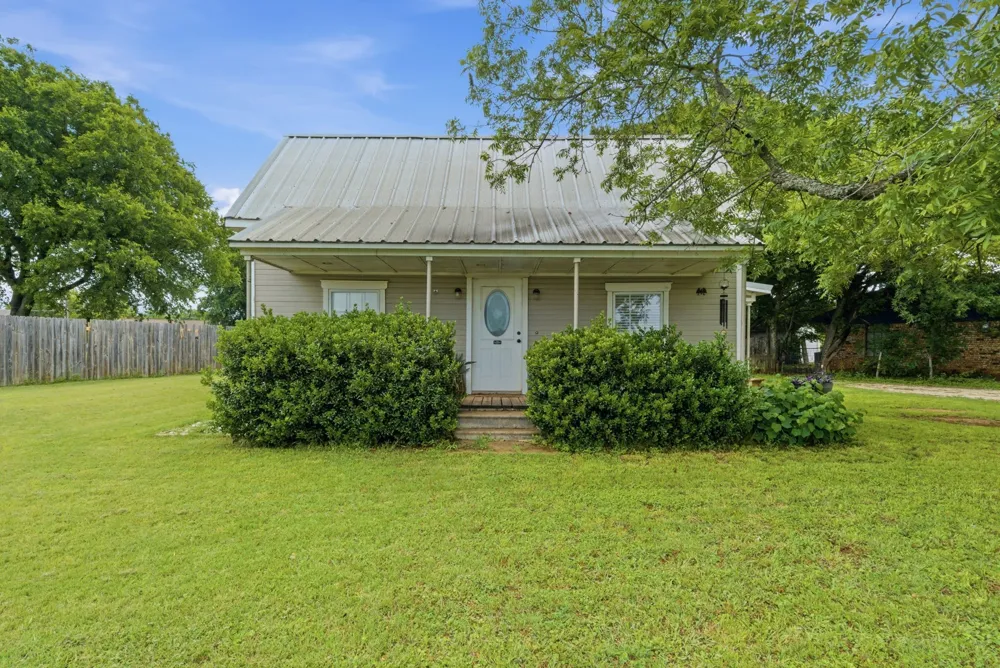 302 Tower Road Rio Vista, TX 76093