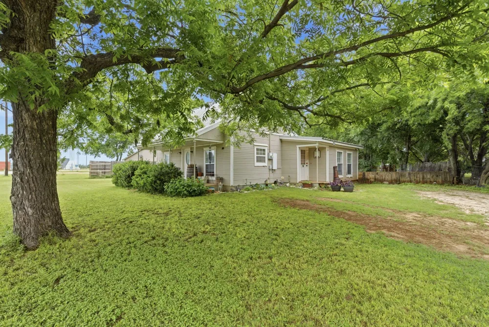 302 Tower Road Rio Vista, TX 76093