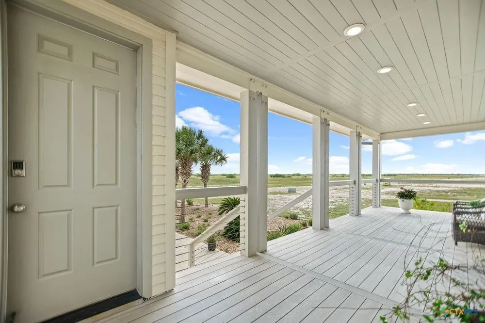 460 Bay Club Drive Seadrift, TX 77983