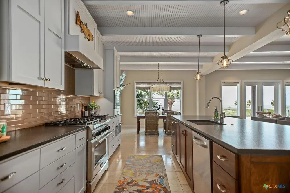 460 Bay Club Drive Seadrift, TX 77983