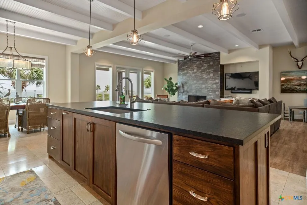 460 Bay Club Drive Seadrift, TX 77983