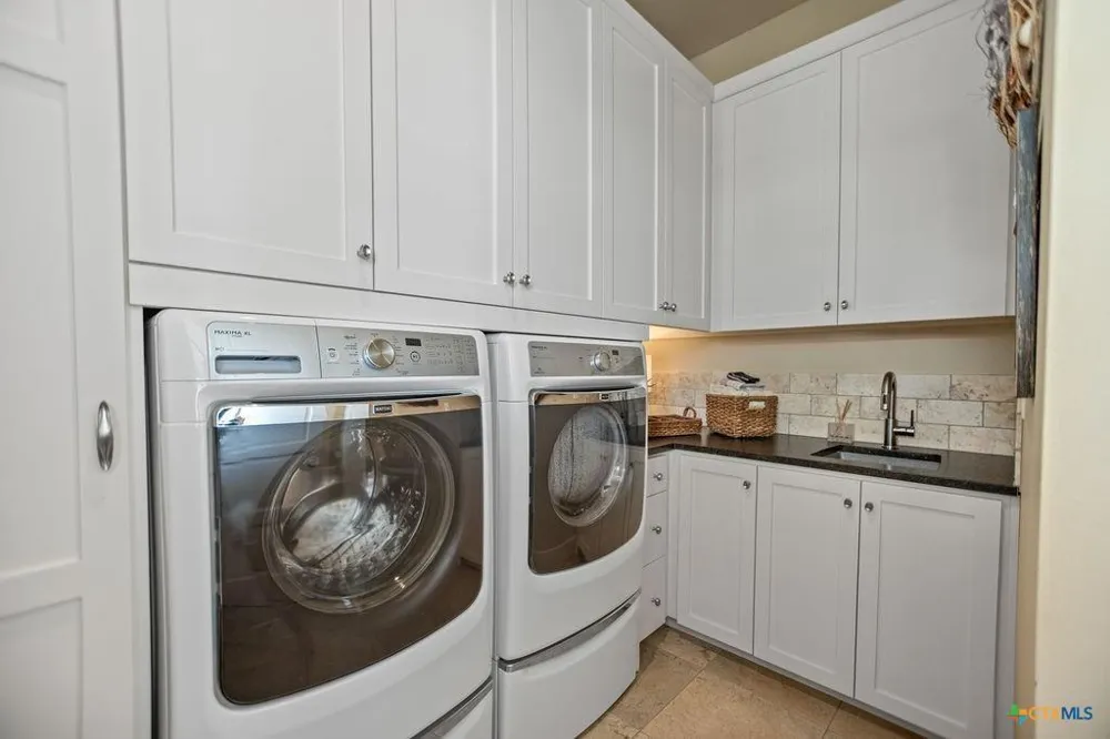 460 Bay Club Drive Seadrift, TX 77983