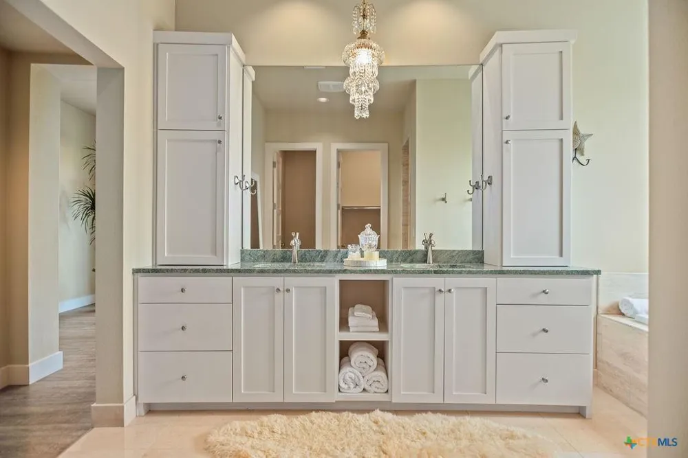 460 Bay Club Drive Seadrift, TX 77983