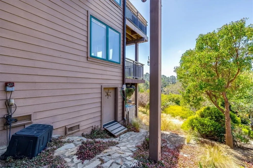 1919 Richard Avenue Cambria, CA 93428