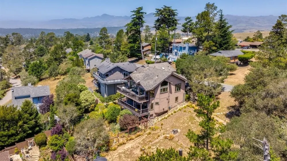 1919 Richard Avenue Cambria, CA 93428