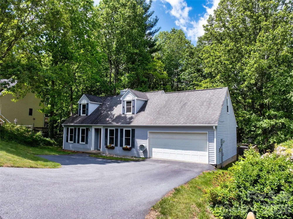 18 Tarragon Place Flat Rock, NC 28731