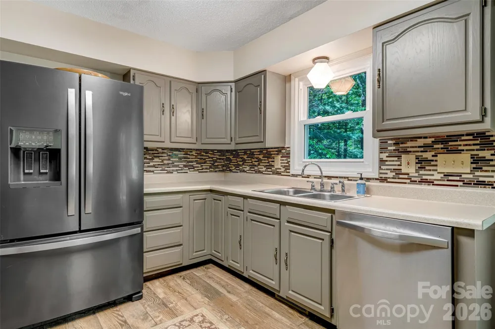 18 Tarragon Place Flat Rock, NC 28731
