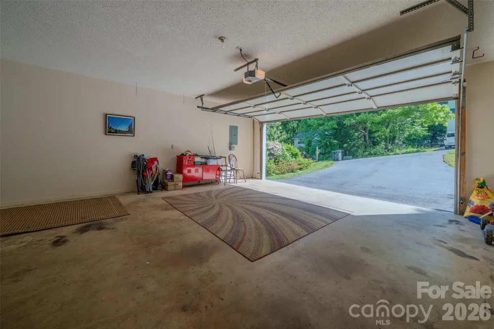 18 Tarragon Place Flat Rock, NC 28731