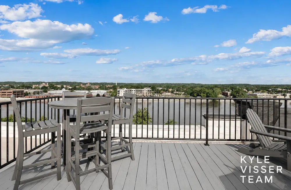 940 Monroe Avenue NW #503 Grand Rapids, MI 49503