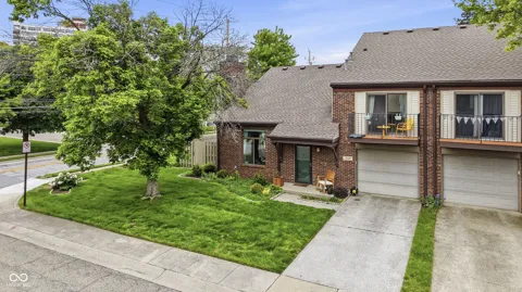 339 E Saint Clair Street