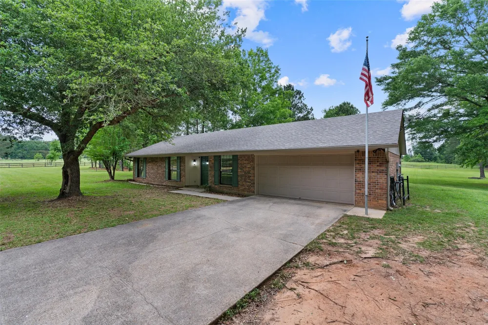 9720 Locust Hill Greenwood, LA 71033
