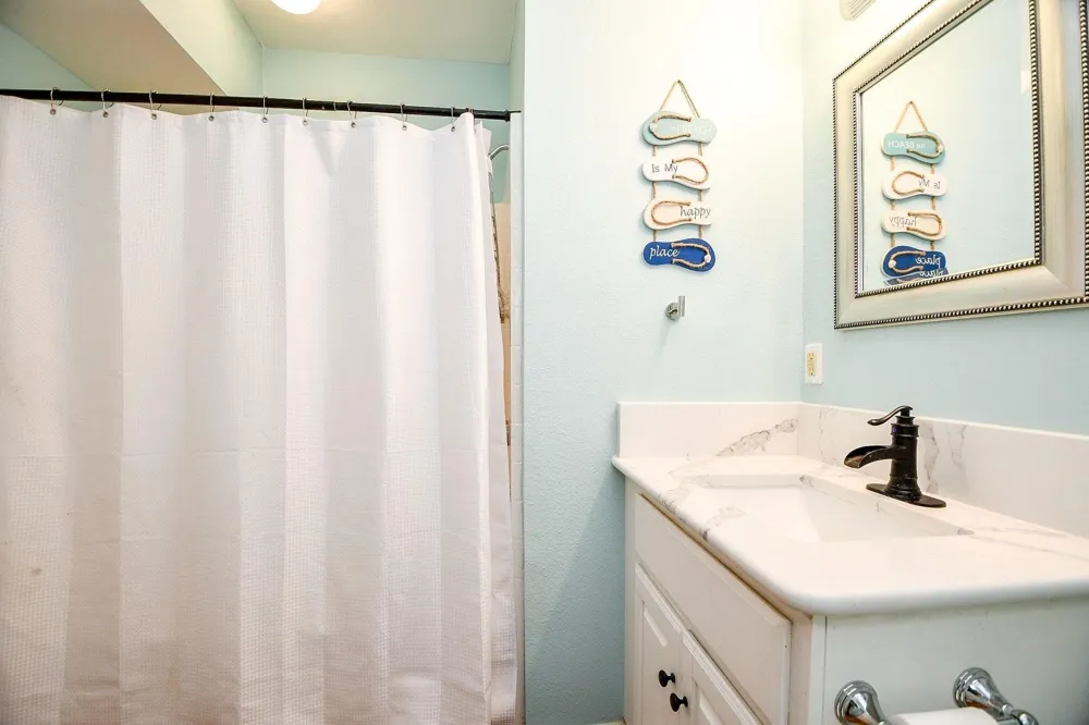 204 S Bay Boulevard Palacios, TX 77465