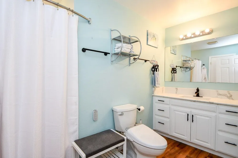 204 S Bay Boulevard Palacios, TX 77465