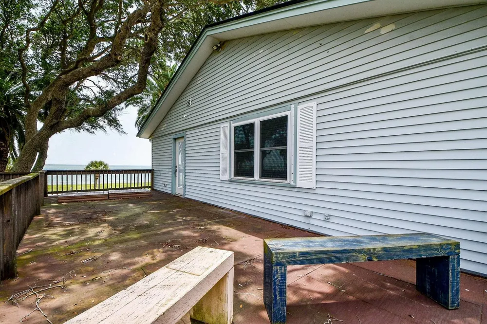 204 S Bay Boulevard Palacios, TX 77465