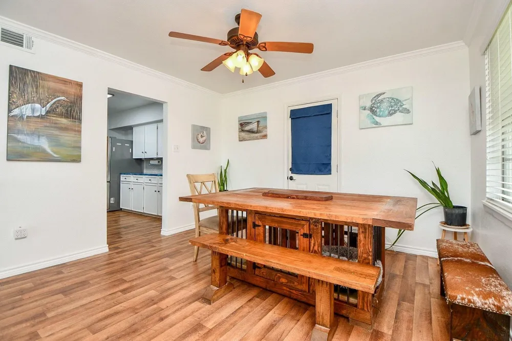 204 S Bay Boulevard Palacios, TX 77465