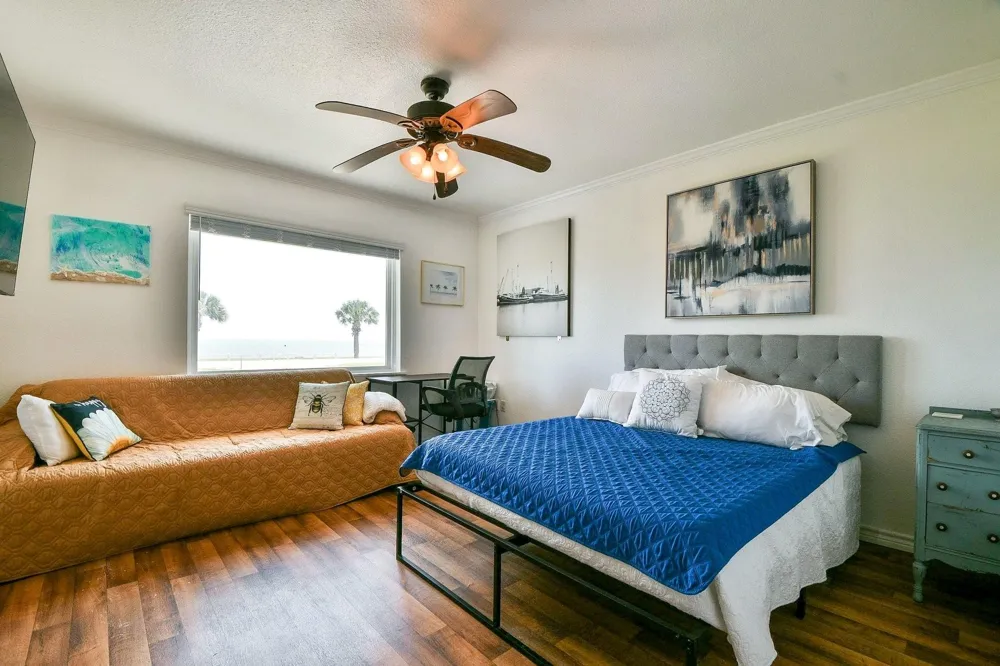 204 S Bay Boulevard Palacios, TX 77465