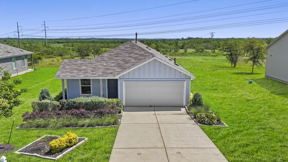 13216 Eastland Drive Mustang Ridge, TX 78610