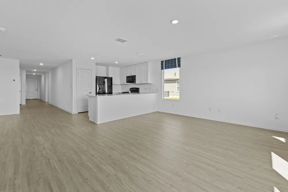 13216 Eastland Drive Mustang Ridge, TX 78610