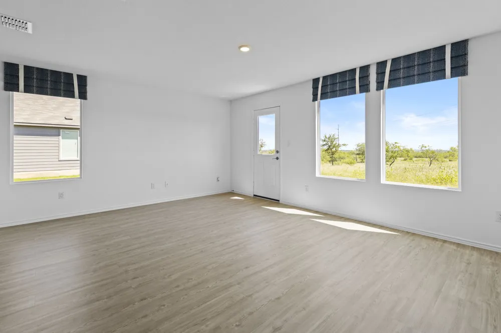13216 Eastland Drive Mustang Ridge, TX 78610