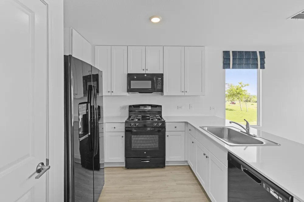 13216 Eastland Drive Mustang Ridge, TX 78610