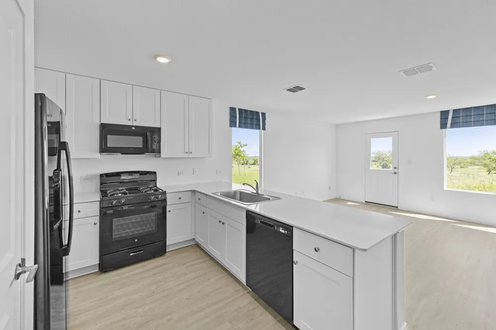 13216 Eastland Drive Mustang Ridge, TX 78610