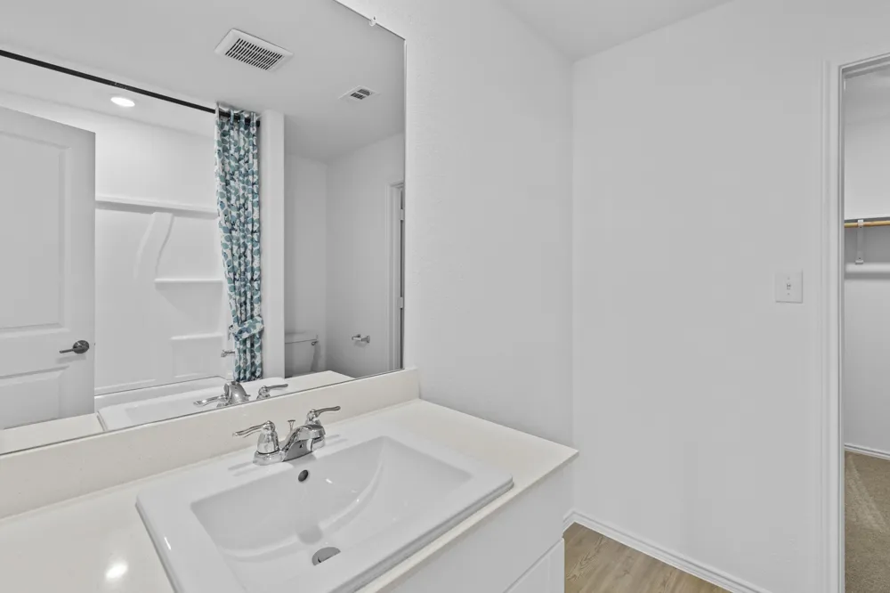 13216 Eastland Drive Mustang Ridge, TX 78610
