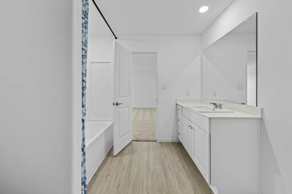 13216 Eastland Drive Mustang Ridge, TX 78610