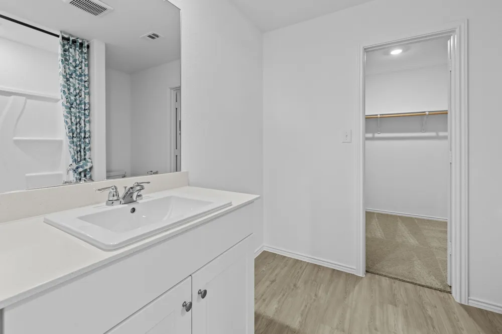 13216 Eastland Drive Mustang Ridge, TX 78610
